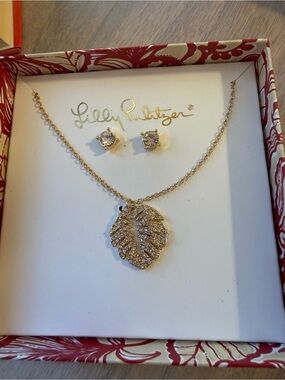 Lilly Pulitzer Gold Crystal Monstera Leaf Necklace with Crystal Studs